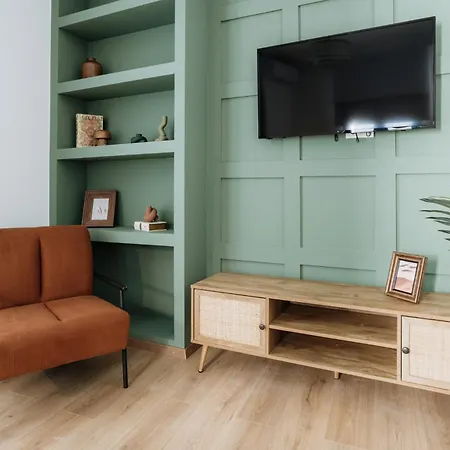 Apartament Canvas Color Your Wolos