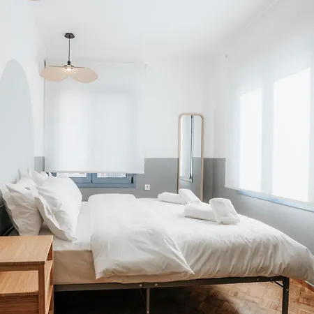 Appartement Canvas Color Your *